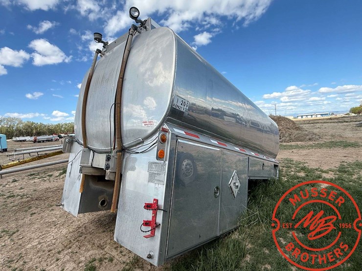 2012-oilmens'-truck-tanks-14'-ss-tank-image-3