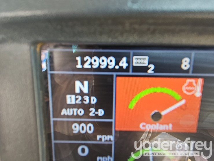 2014-deere-524k-image-33