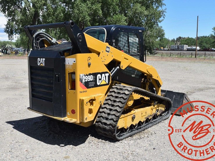 2016-caterpillar-d2-image-9