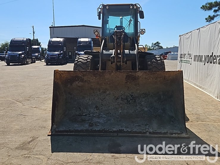 2014-deere-524k-image-8