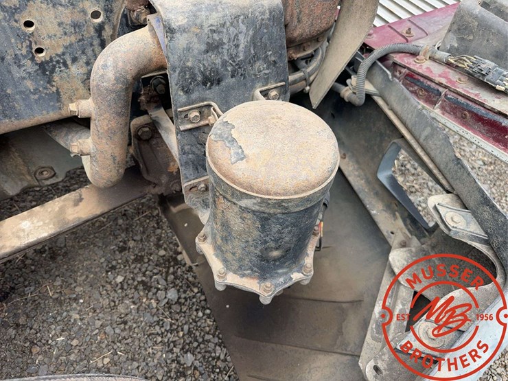 1997-freightliner-fld120-image-29