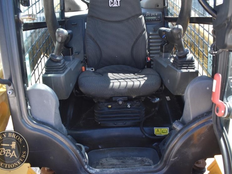 2021-caterpillar-262d3-image-38
