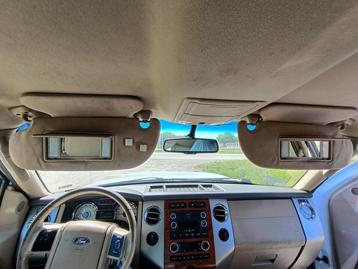 2010-ford-expedition-image-58