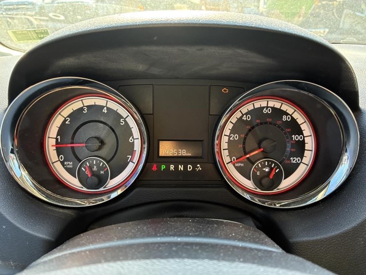 2016-dodge-grand-caravan-image-16