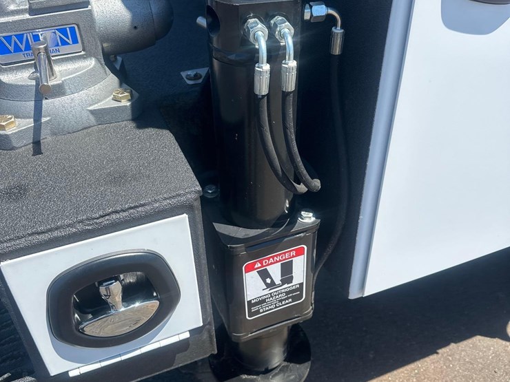 2026-ford-f550-xl-image-31
