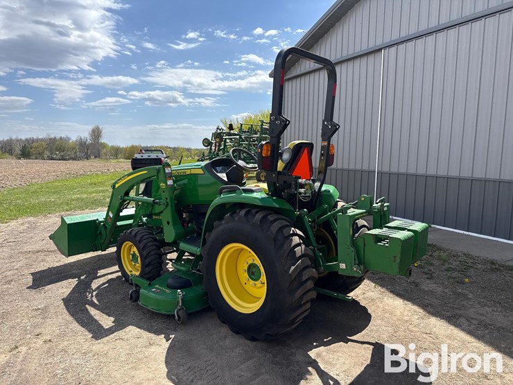 2015-john-deere-3046r-image-7