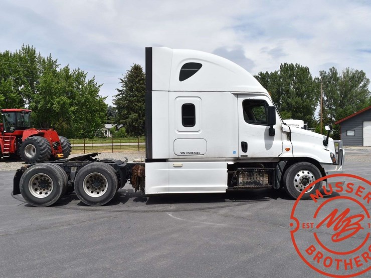 2017-freightliner-cascadia-125-image-11