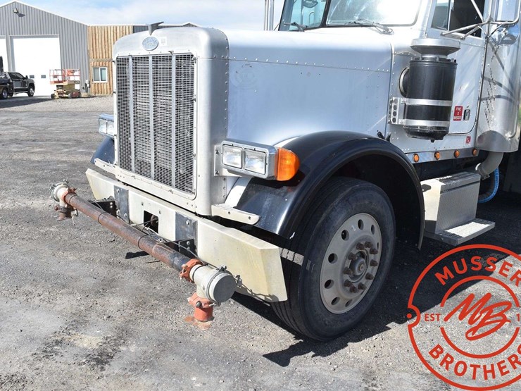 1994-peterbilt-379-image-15