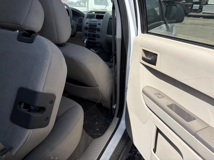2008-ford-escape-hybrid-image-11