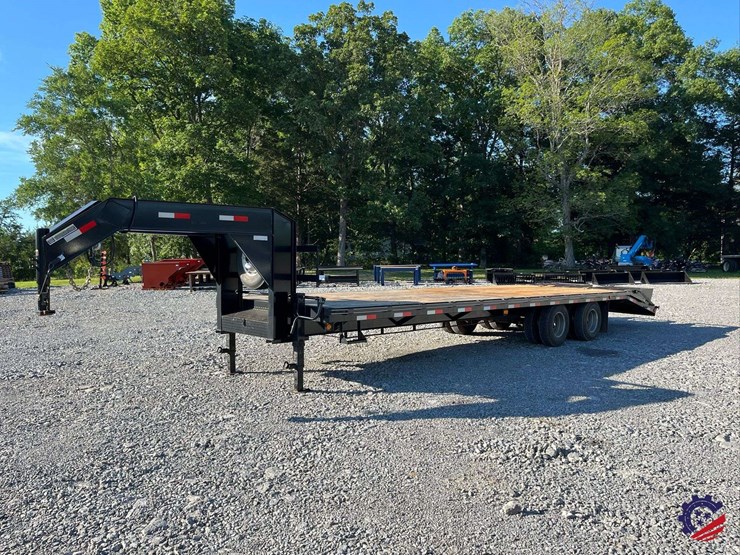2025-c-&-w-trailers-dual-t/a-flatbed-gooseneck-trailer-image-1