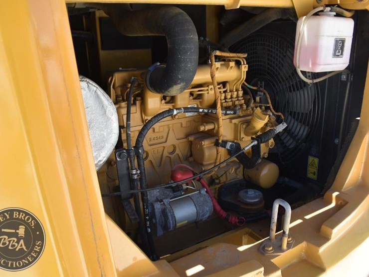 2021-caterpillar-305.5e2-image-37