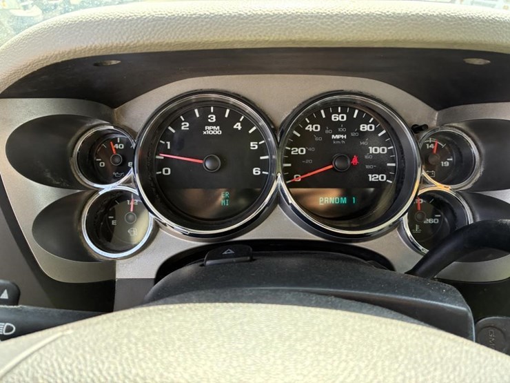 2012-gmc-3500hd-image-22