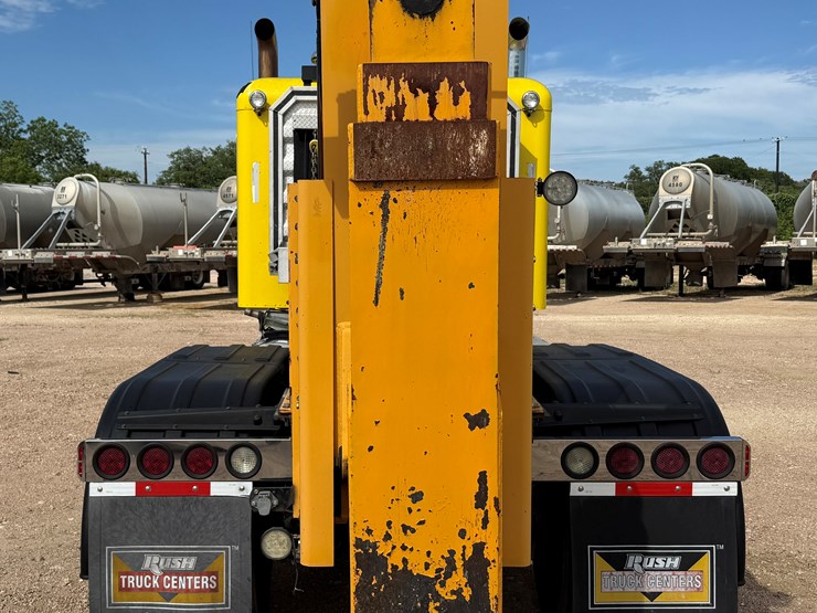 2012-peterbilt-389-image-6