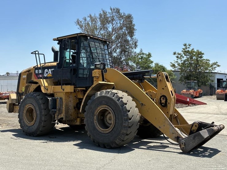2014-caterpillar-950m-image-2