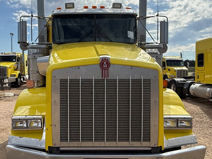 2014-kenworth-t800-image-2