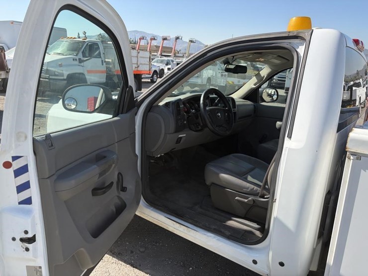 2008-chevrolet-2500hd-image-13