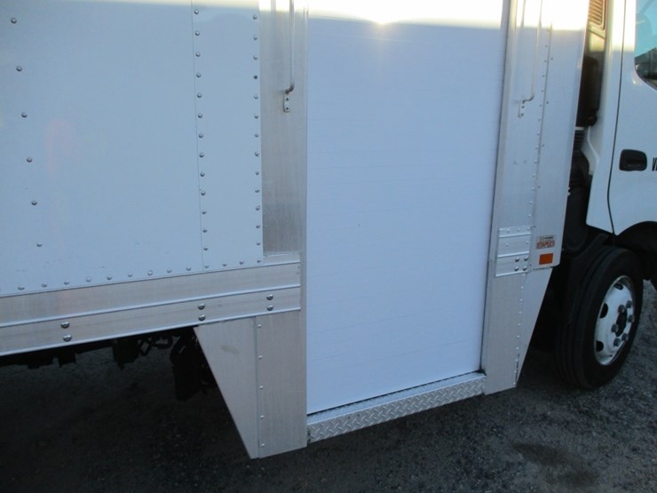 2018-hino-195-image-14