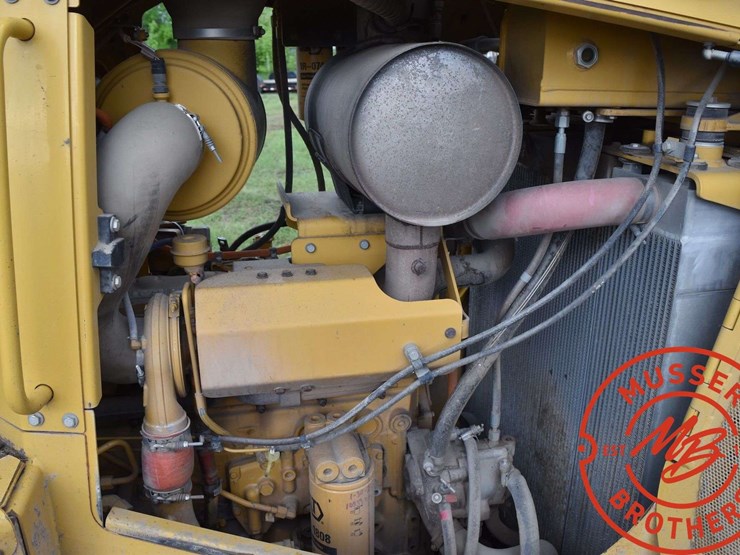 2010-caterpillar-d7e-image-45