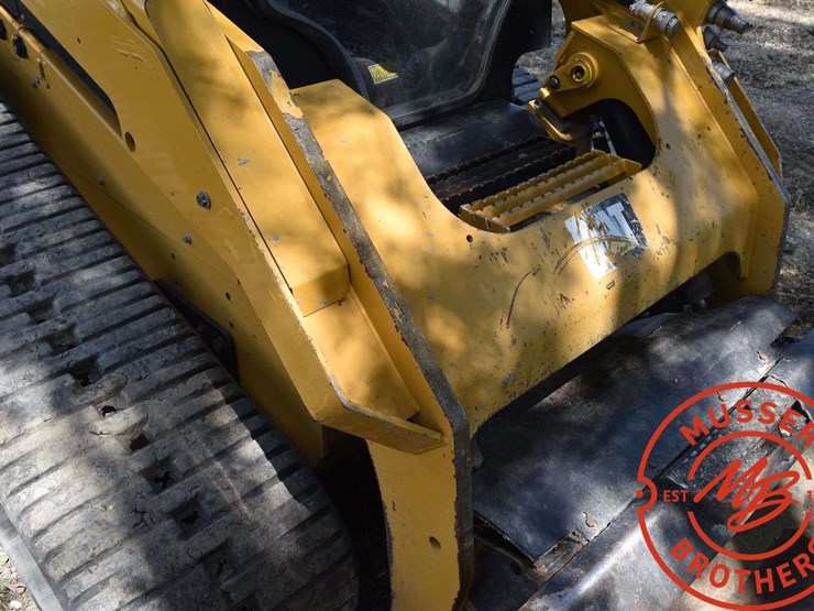 2018-caterpillar-d2-image-57