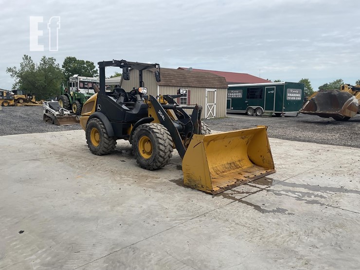 2019-deere-204l-image-6