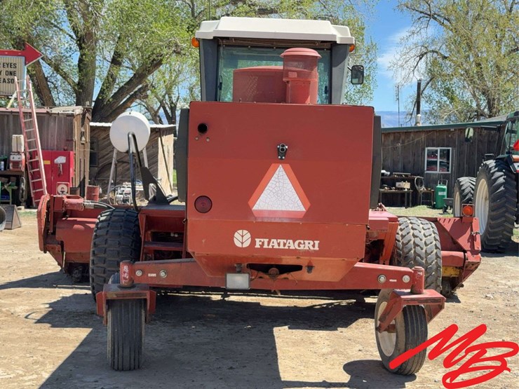 hesston-8400-image-4