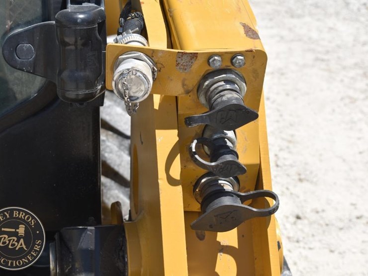 2024-caterpillar-226d3-image-26