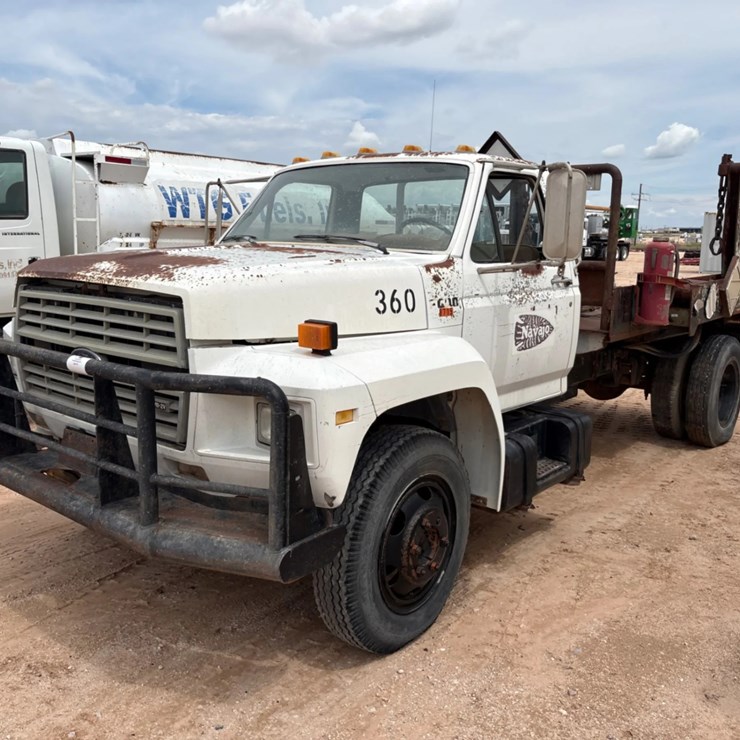1989 FORD F600