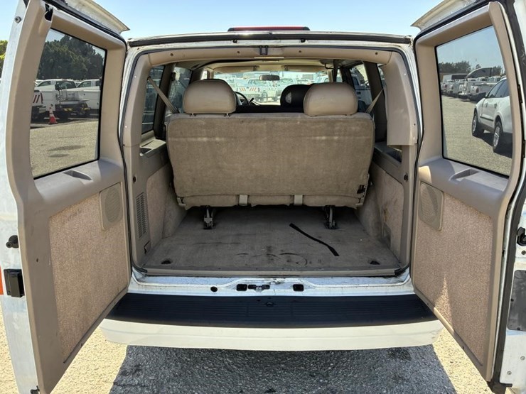 2000-gmc-safari-image-12