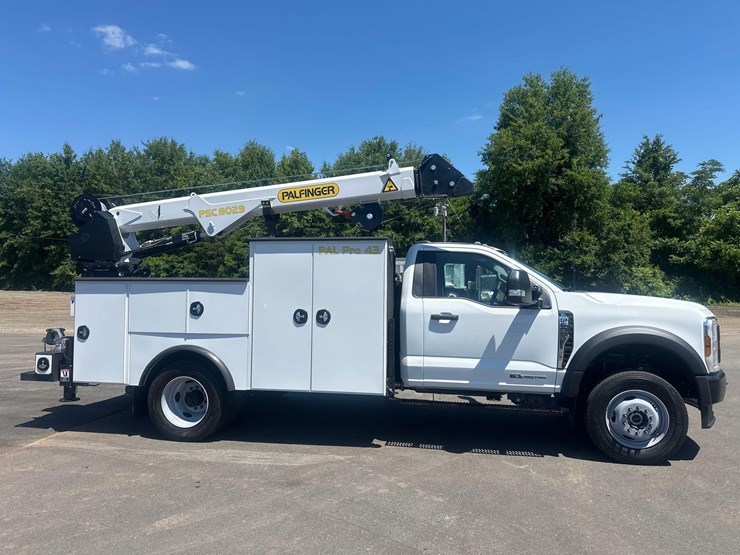 2026-ford-f550-xl-image-3