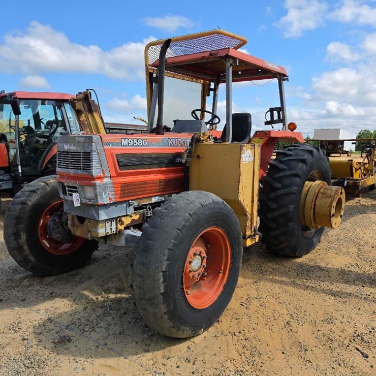 KUBOTA M9580
