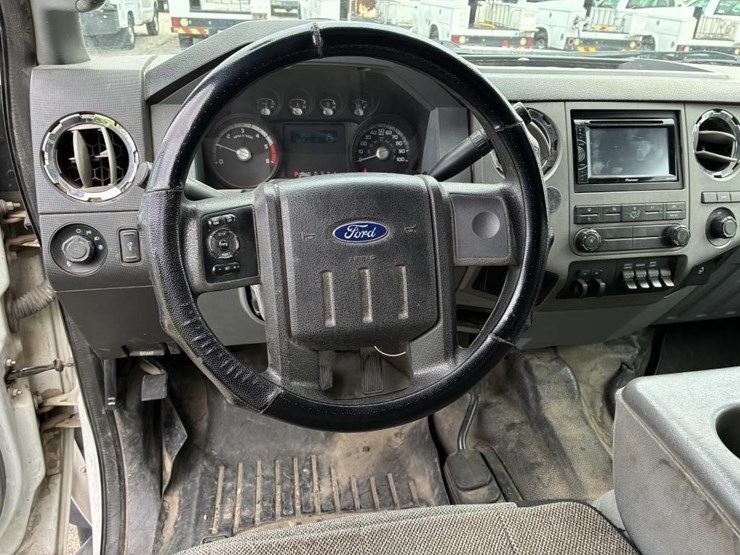 2012-ford-f550-image-18