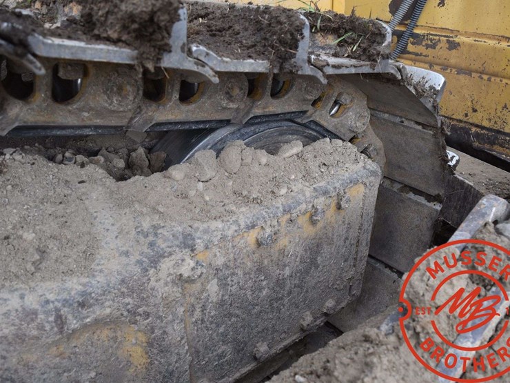 2010-caterpillar-d7e-image-30