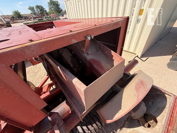 hesston-4600-image-7
