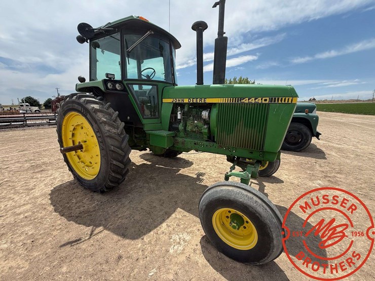 1981-john-deere-4440-image-2