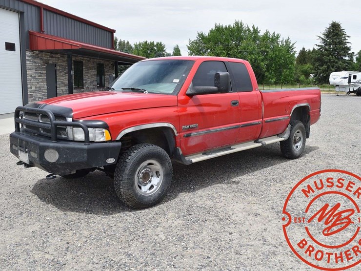 1998-dodge-ram-2500-image-1