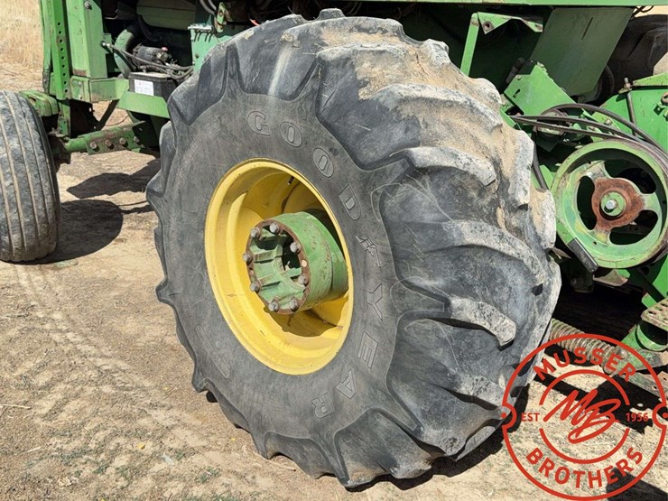 john-deere-5820-image-24
