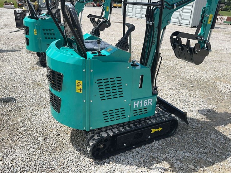 cfg-industrial-h16r-mini-excavator-image-9