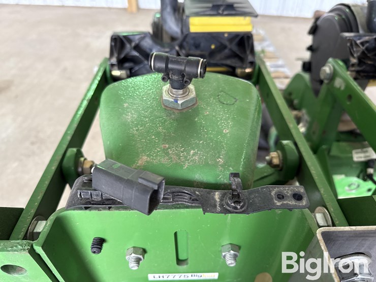 john-deere-planter-row-unit-image-15