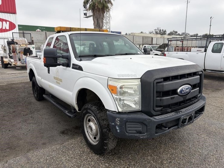 2011-ford-f250-sd-image-2