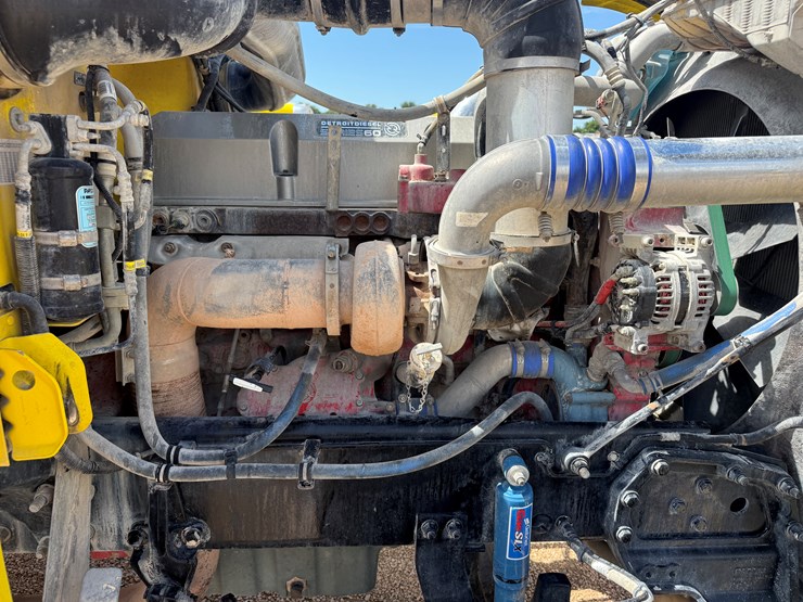 2014-peterbilt-389-image-10