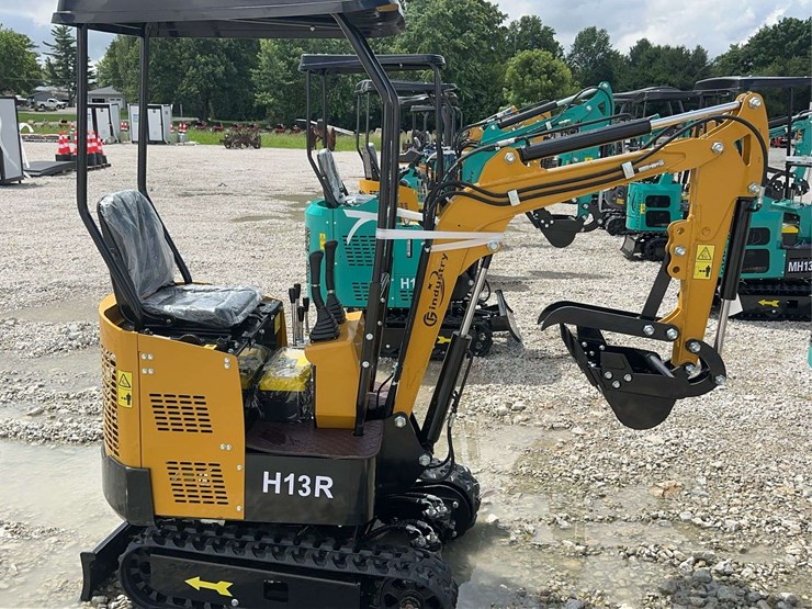 cfg-industrial-h13r-mini-excavator-image-11