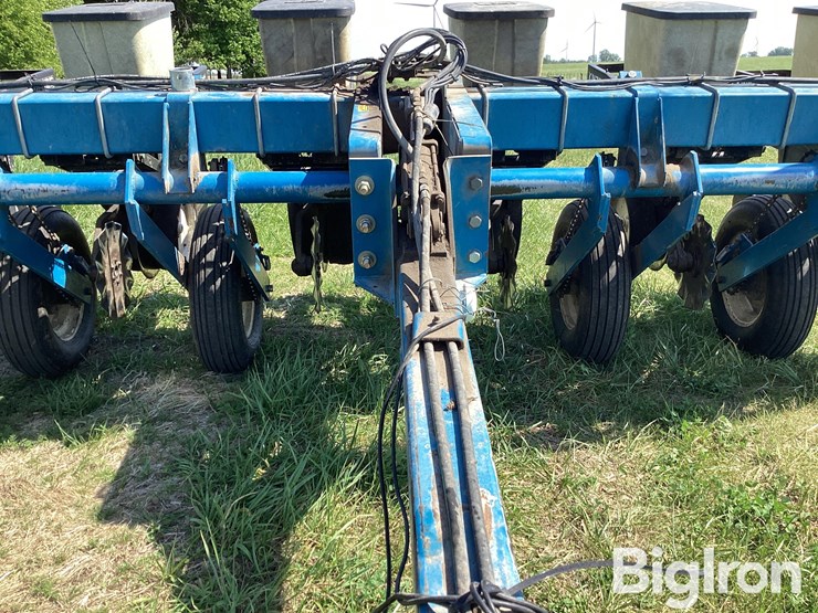 john-deere-300-image-13