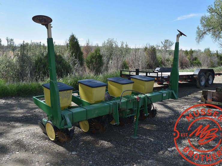 john-deere-30-image-3
