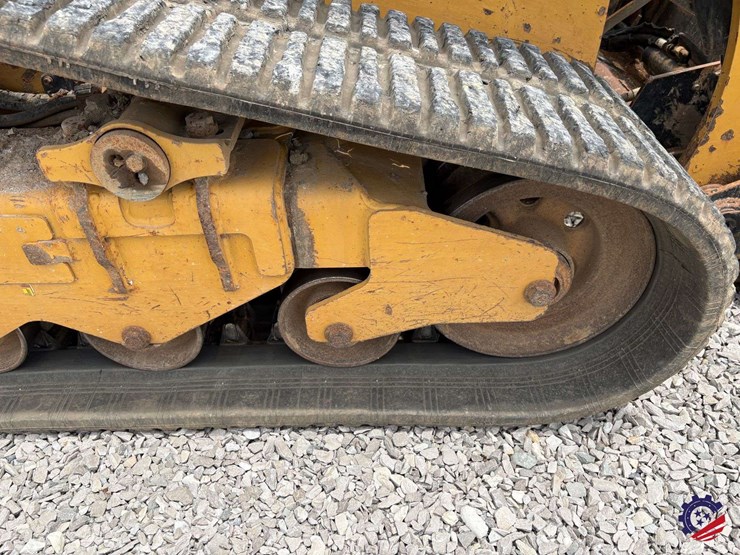 2022-caterpillar-259d3-image-31