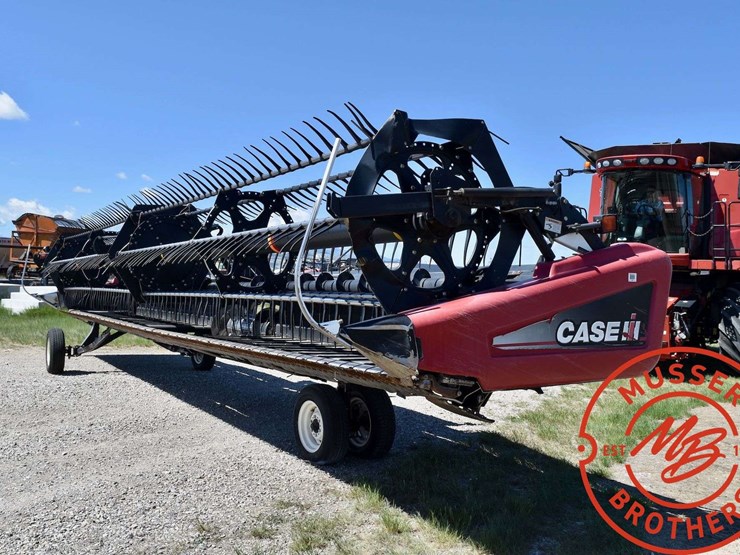 2009-case-ih-2152-image-2