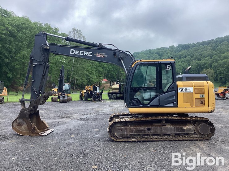 2016-deere-130g-image-8