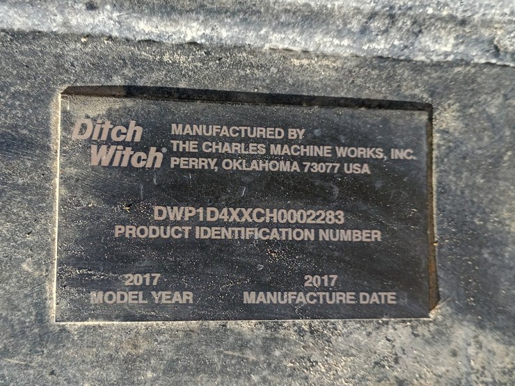 2017-ditch-witch-r300-image-37