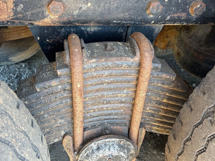 2001-mack-rd688s-image-25