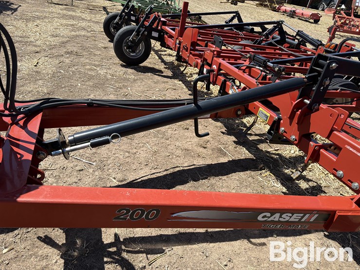 2016-case-ih-200-image-11