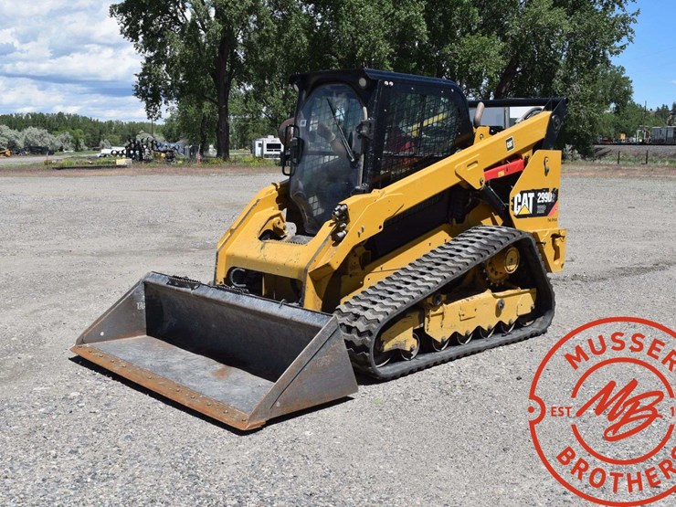 2016-caterpillar-d2-image-1